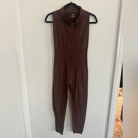 Backless Brown Jumpsuit with zipper tummy Control and Scrunch butt size L - Picture 7 of 9